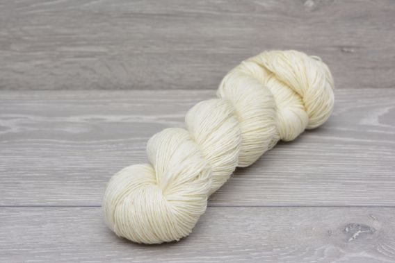 4ply Superwash Polwarth Wool Yarn 100gm hank