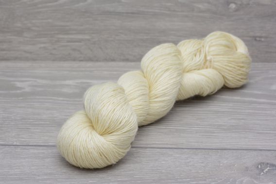 4ply 100% Superwash Bluefaced Leicester Wool Yarn 1 x 100g Hank