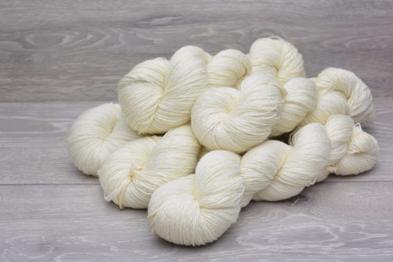 4ply Weight Superwash Extrafine (19.5micron) Merino Wool Yarn 5 x 100gm Pack. 