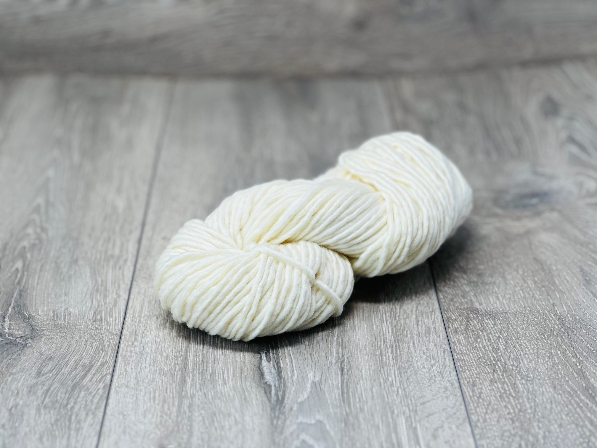 Chunky Singles Yarn. 100% Superwash Extrafine (19.5 micron) Merino Wool Yarn  (1/1Nm) 1 x 100gm Hank