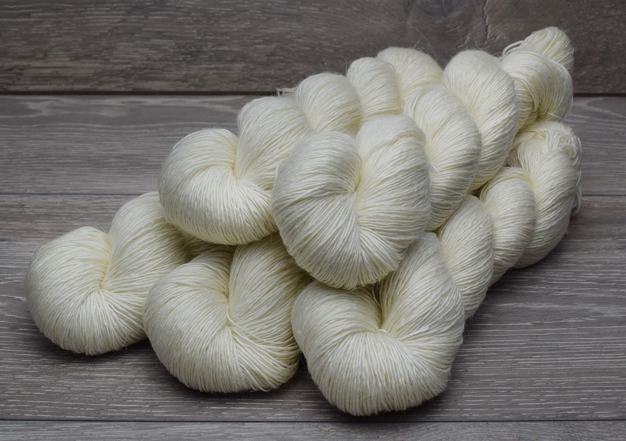 4 ply weight 90% Superwash Merino 10% Linen Singles  Yarn 5 x 100g Pack