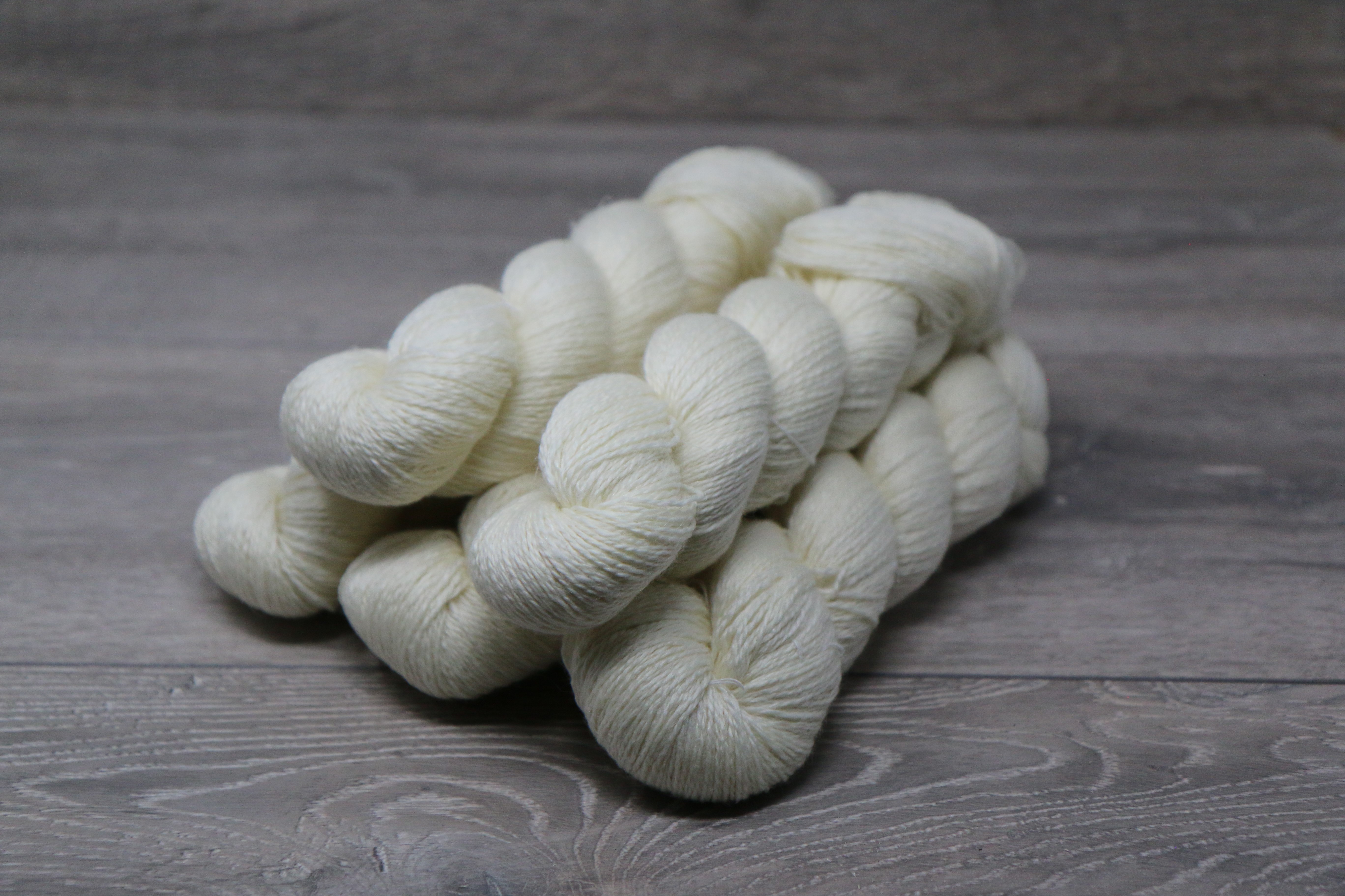 Sock Weight 2 ply 83.3% Superwash Merino 16.7% Linen 5 x 100g PACK