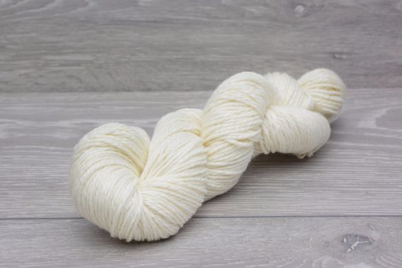 Aran Superwash 19.5 micron Merino Wool Yarn (3/5nm) 1 x 100g Hank