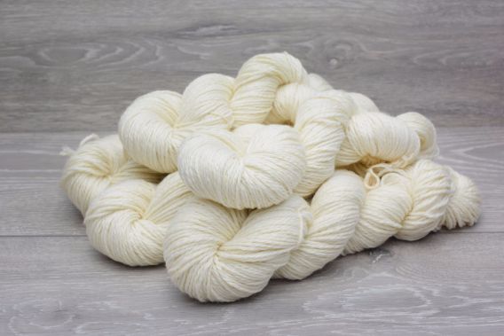 Aran Superwash Extrafine (19.5 micron) Merino Wool Yarn (3/5nm) 5 x 100g Pack. 