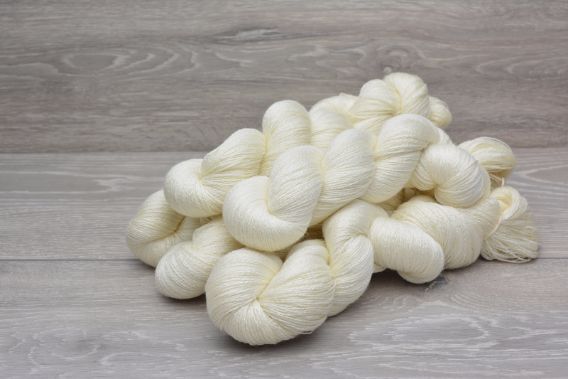 Lace weight 75% Superwash Extrafine (19.5 micron) Merino Wool 25% Silk Yarn  5 x 100g Pack