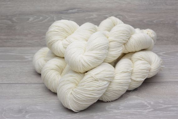 4ply Sustainable Extrafine (19.5 micron) Merino Wool Yarn Mini Hanks 25 x 20g Pack