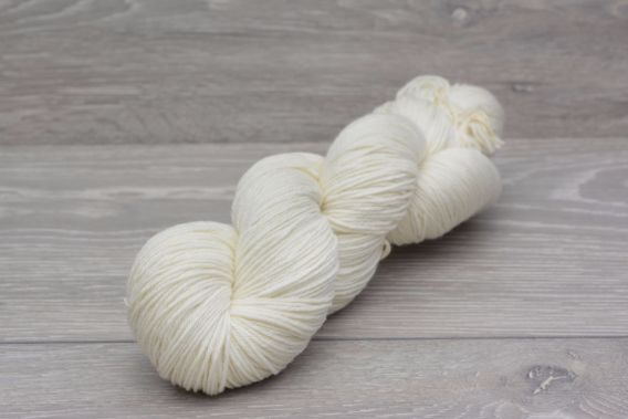 4ply Sustainable Extrafine (19.5 micron) Merino Wool Yarn 100gm Hank